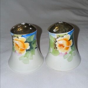 1920-1940 Noritake Hand Painted Rose Porcelain Gold Salt Pepper Shaker Japan